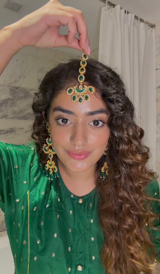 Mumtaz ~ Emerald Green Maang Tikka