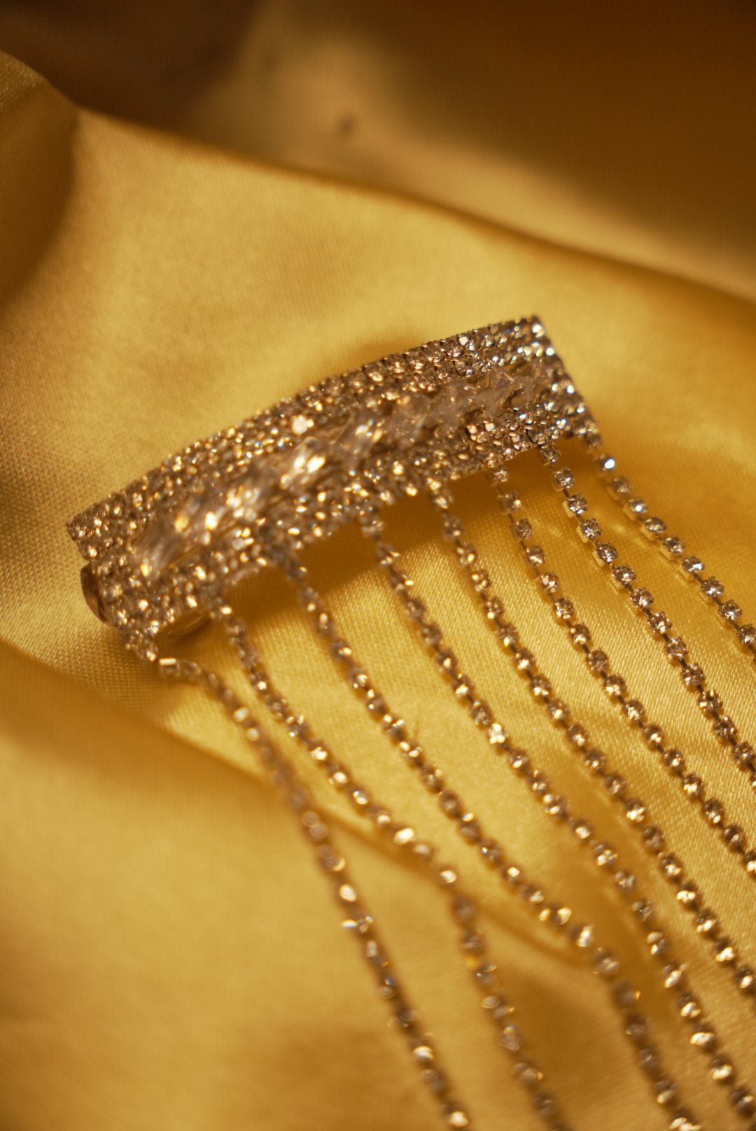 Rhinestones Hanging Clip
