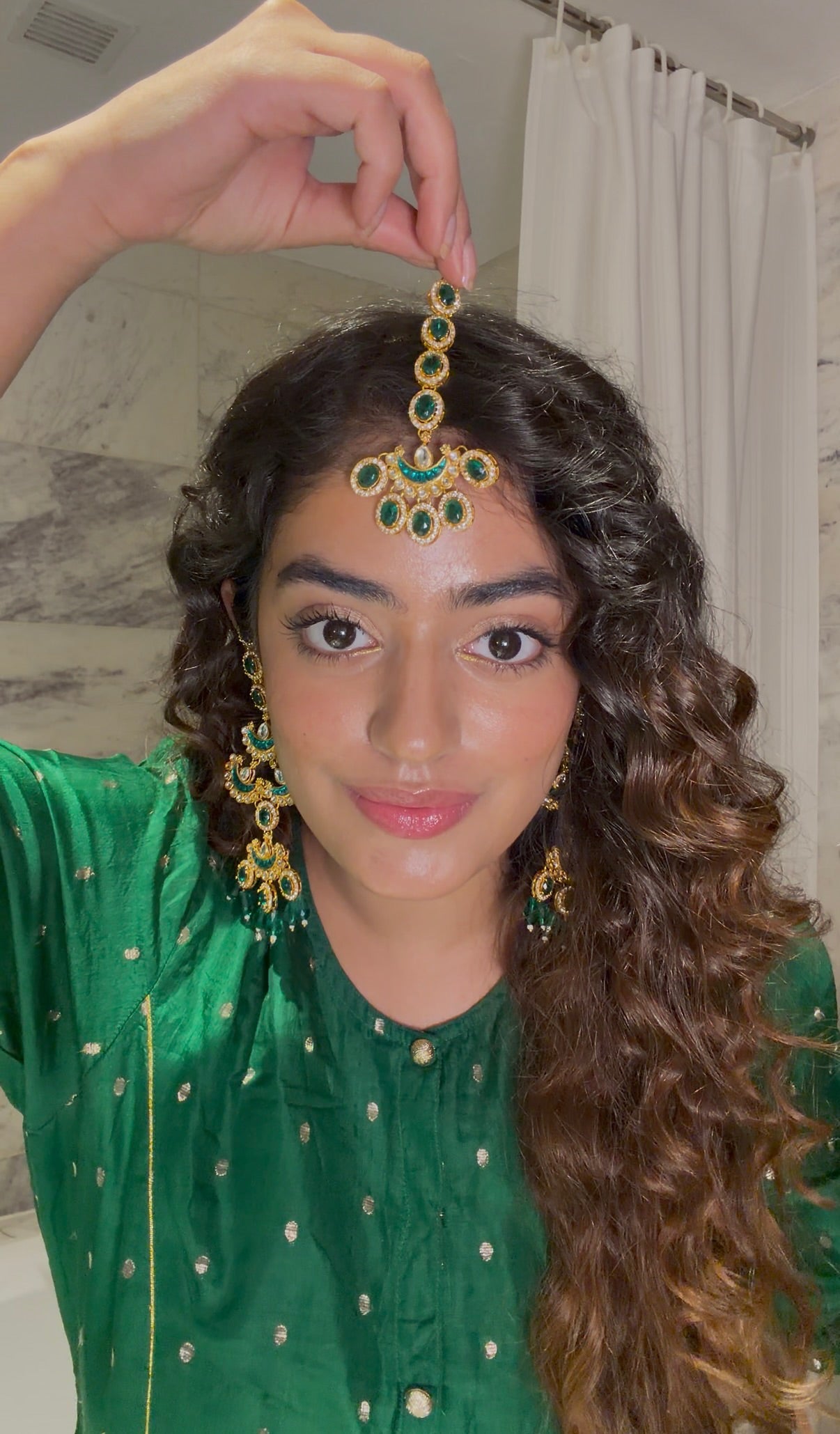 Mumtaz ~ Emerald Green Tikka & Earrings set