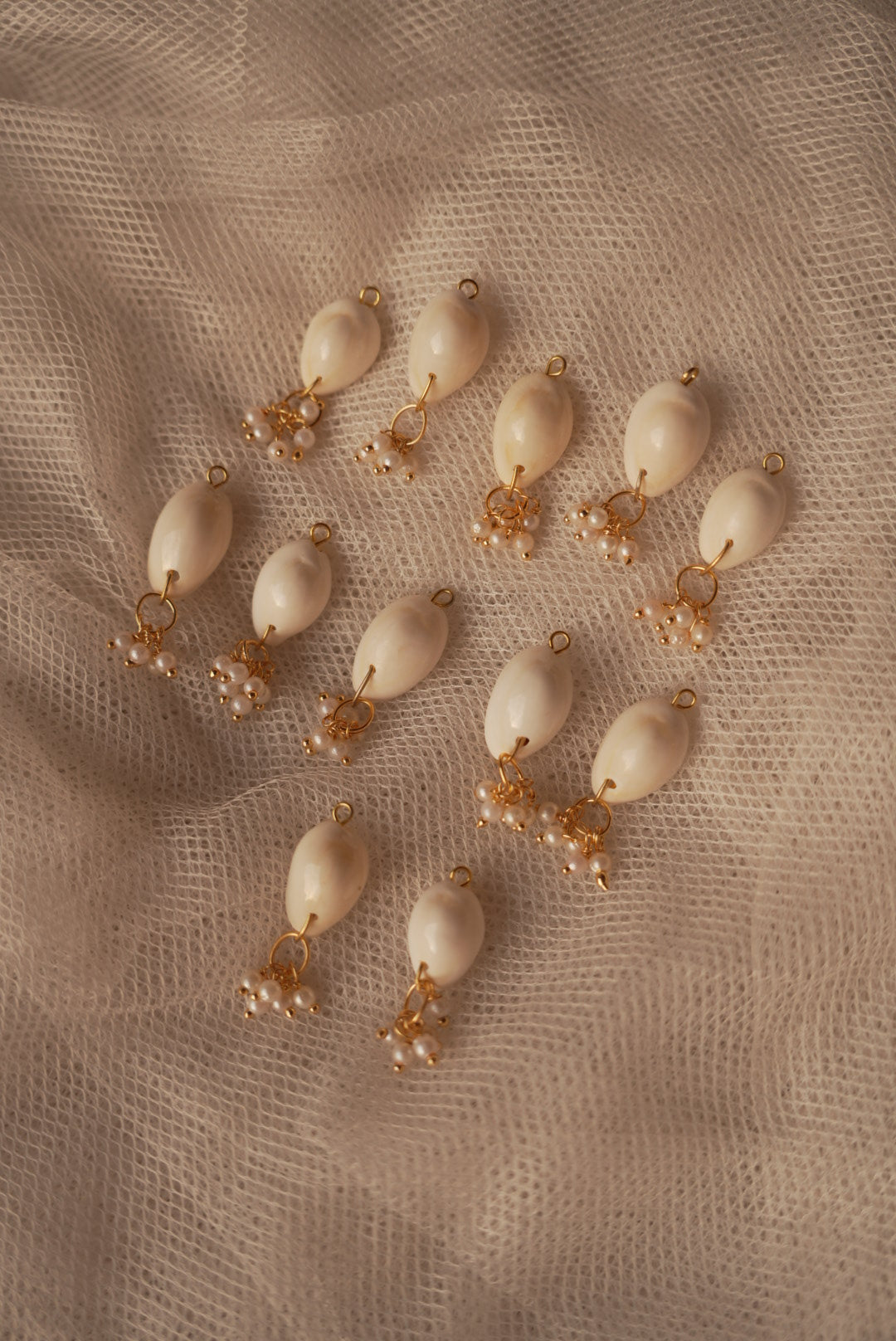 Cowrie Multi-Styler Shells