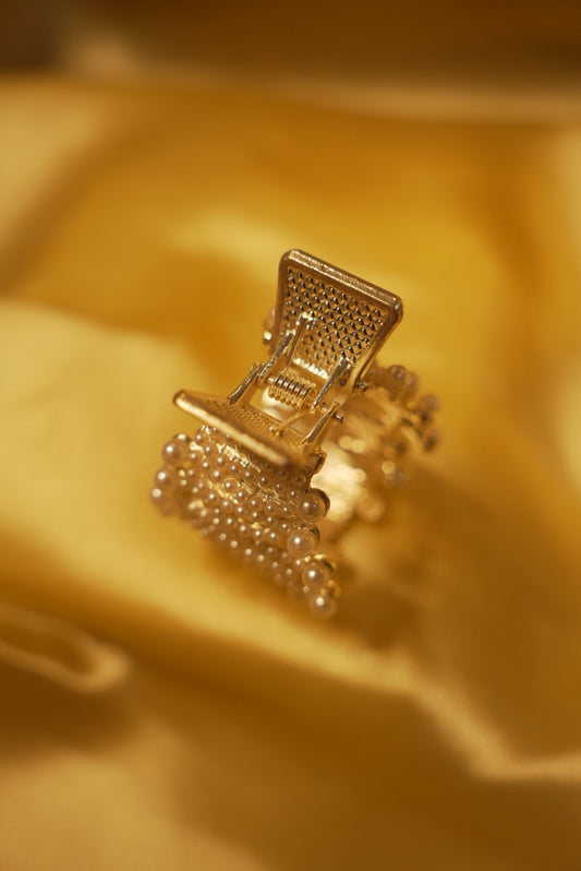 Pearly Claw Clip